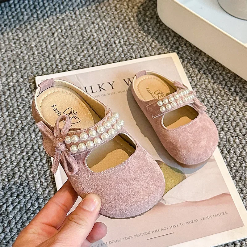Girls Flat Shoes Outdoors Candy Color Kids Slippers Cute Pearl Bow 2025 Summer New Toddler Girls Sandals Round Toes Korean Style
Girls Flat Shoes Outdoors Candy Color Kids Slippers Cute Pearl Bow 2025 Summer New Toddler Girls Sandals Round Toes Korean Style