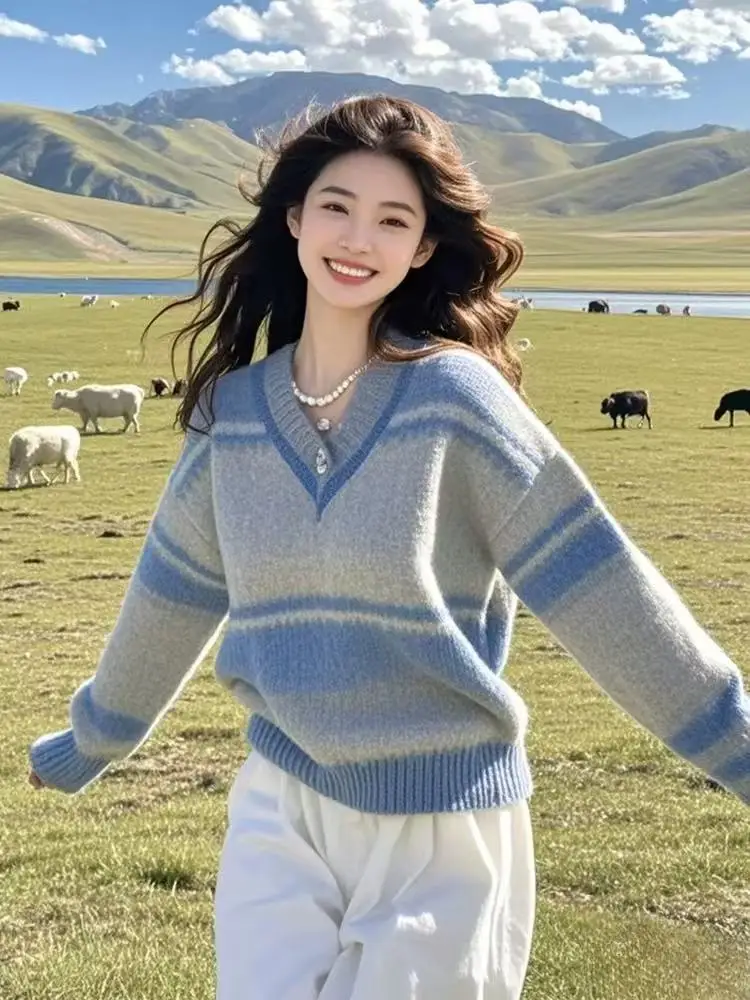 Autumn Winter New Blue Striped V-Neck Pullover Women's Temperament Versatile Loose Long Sleeve Tops Casual Beautiful Sweater
Autumn Winter New Blue Striped V-Neck Pullover Women's Temperament Versatile Loose Long Sleeve Tops Casual Beautiful Sweater