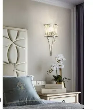 Postmodern minimalist living room Nordic bedroom hotel corridor crystal bed adjustable light wall lamp
Postmodern minimalist living room Nordic bedroom hotel corridor crystal bed adjustable light wall lamp