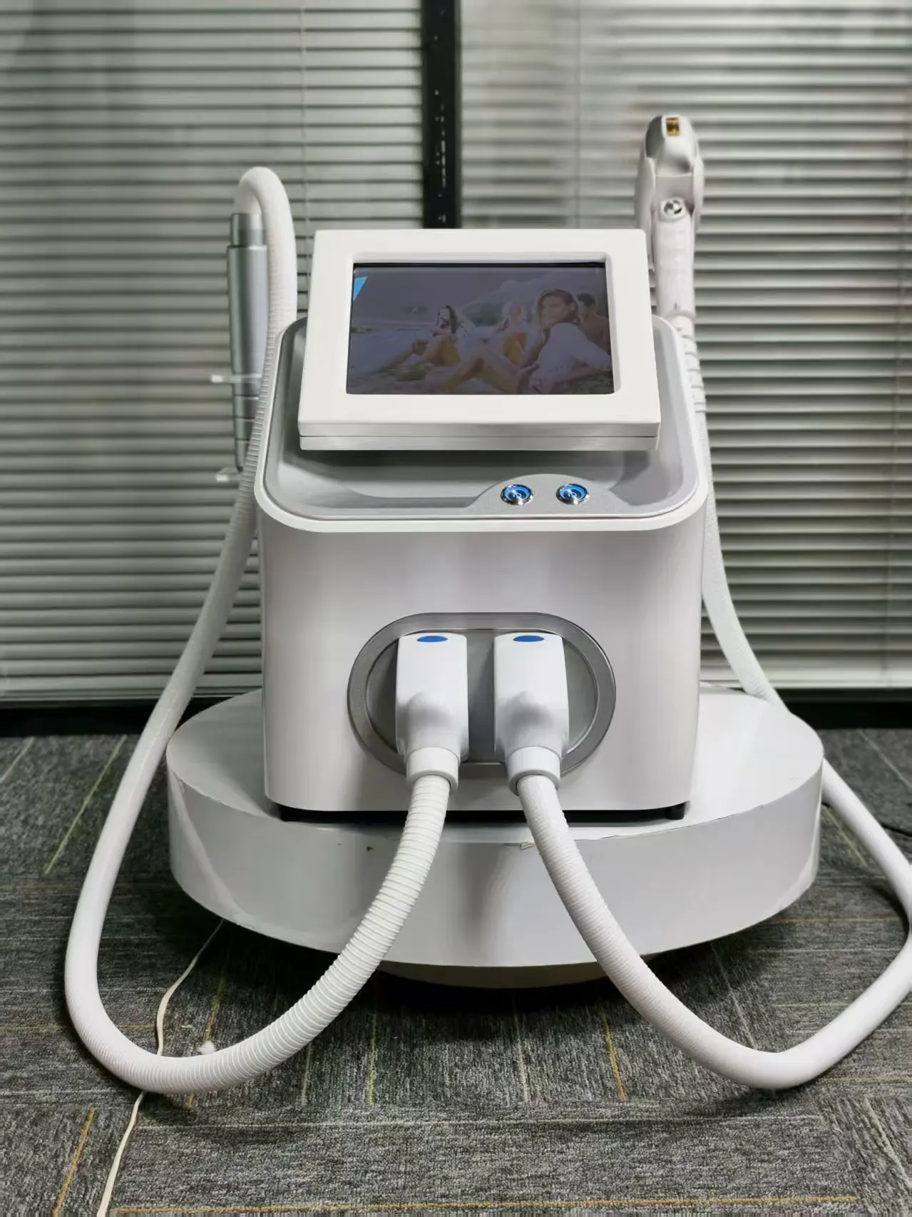 4000W 2025 NEW 2 IN 1 Titanium Ice Platinum Diode 755 808 940 1064nm 4 Wavelength Laser Hair Removal Machine Painless
4000W 2025 NEW 2 IN 1 Titanium Ice Platinum Diode 755 808 940 1064nm 4 Wavelength Laser Hair Removal Machine Painless