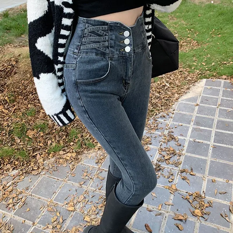 High Waist Button up Denim Jeans Women's Slim Fit Elastic Pencil Tight Long Pants Spring New Style Korean Version
High Waist Button up Denim Jeans Women's Slim Fit Elastic Pencil Tight Long Pants Spring New Style Korean Version