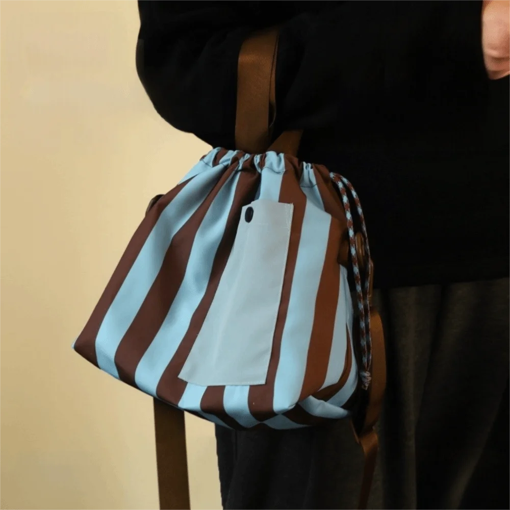Large Capacity Crossbody Lunch Bag Adjustable Waterproof Lunch Box Bag Shoulder Strap Hand-held Insulated Meal Bag
Large Capacity Crossbody Lunch Bag Adjustable Waterproof Lunch Box Bag Shoulder Strap Hand-held Insulated Meal Bag