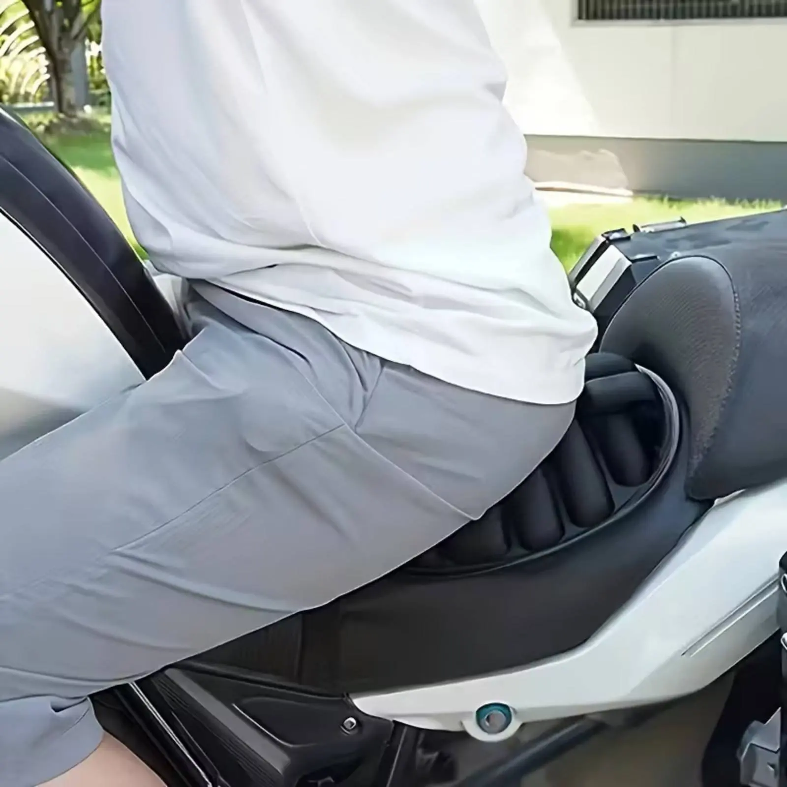 Motorcycle Seat Pad Universal Fit Shock Absorbing Motorcycle Pad Pressure Relief Ride Pad Anti-Slip for Daily Commuting
Motorcycle Seat Pad Universal Fit Shock Absorbing Motorcycle Pad Pressure Relief Ride Pad Anti-Slip for Daily Commuting