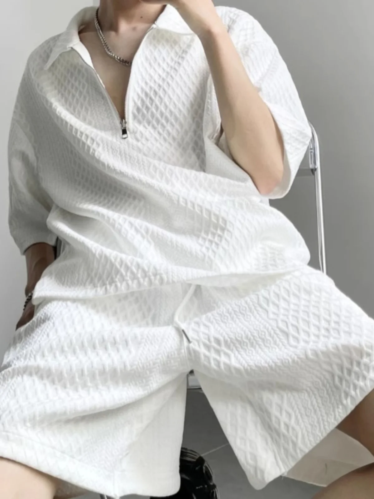 Мужской летний комплект: легкие спортивные брюки и футболка с воротником на молнии, размер 300 Pou Haome Light Maturi Sle, Ins
Мужской летний комплект: легкие спортивные брюки и футболка с воротником на молнии, размер 300 Pou Haome Light Maturi Sle, Ins