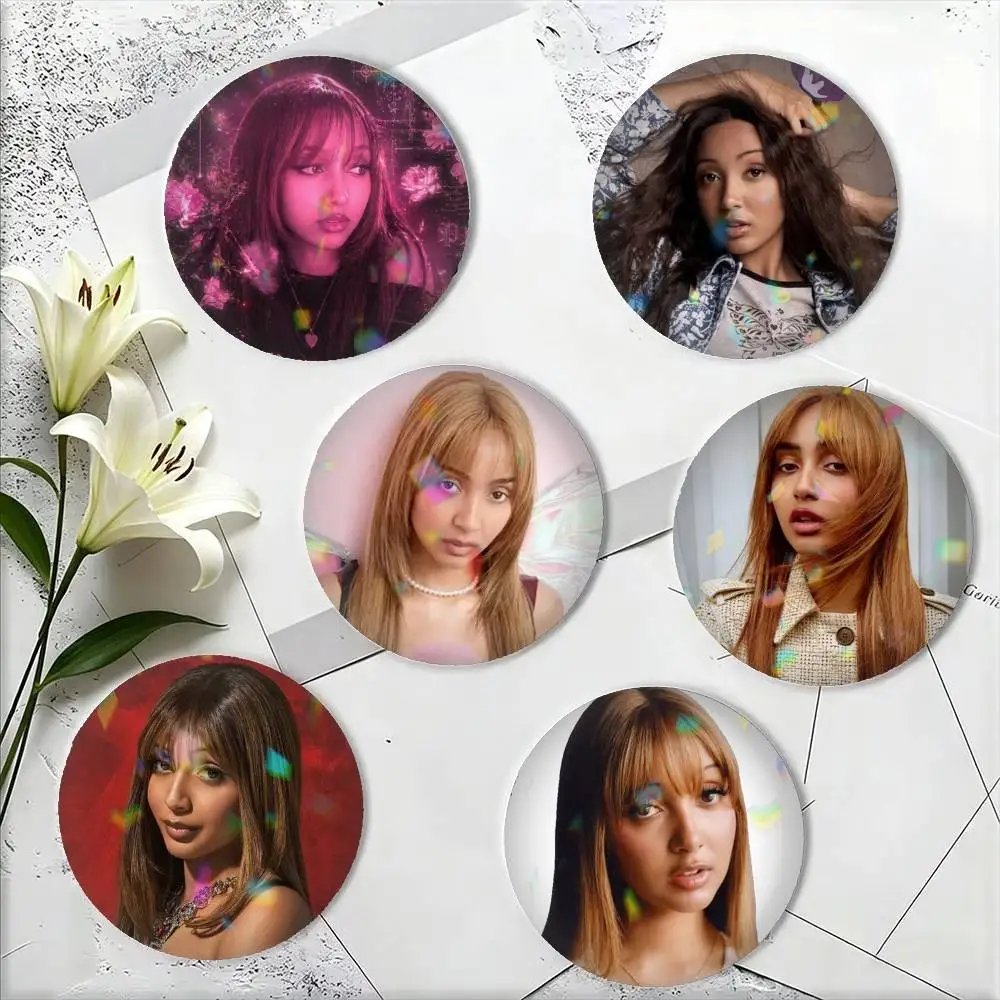 Singer Pink-K Pantheress-S 25 32 44 58 75mm Badges Personalized Round Brooches Pins Accessory Gift
Singer Pink-K Pantheress-S 25 32 44 58 75mm Badges Personalized Round Brooches Pins Accessory Gift