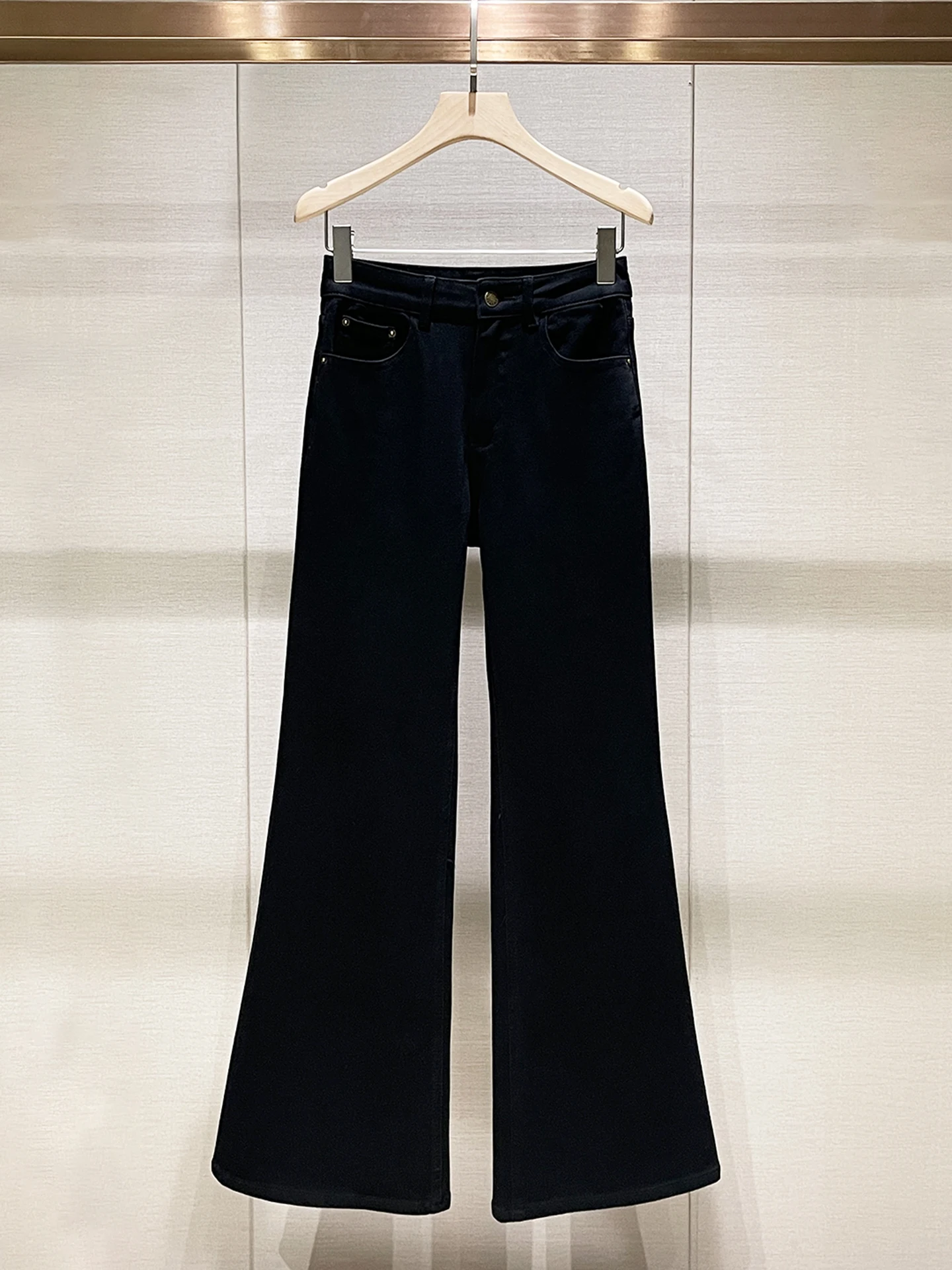High Waist Slim Fit Black Denim Jeans Women's Spring 2026 Fashion Casual Straight Leg Pants American Retro Style Breathable
High Waist Slim Fit Black Denim Jeans Women's Spring 2026 Fashion Casual Straight Leg Pants American Retro Style Breathable