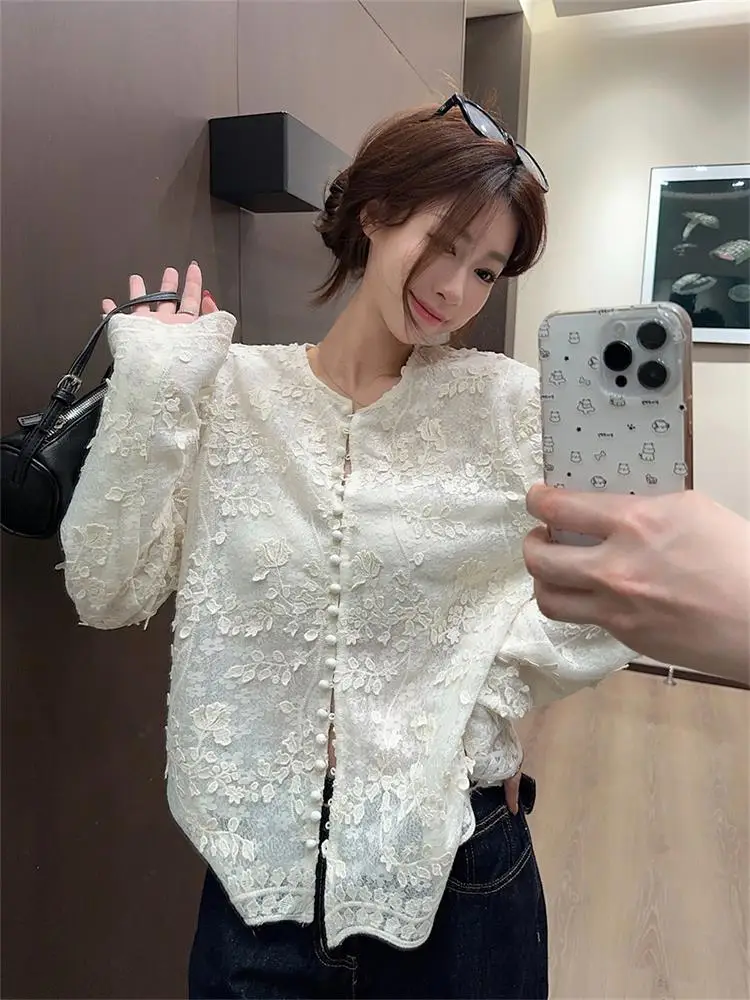 New Chinese Style Women's Lace Shirt Embroidered Sequins Heavy Work Three-Dimensional Lace Elegant Design Versatile Collar Bu...
New Chinese Style Women's Lace Shirt Embroidered Sequins Heavy Work Three-Dimensional Lace Elegant Design Versatile Collar Bu...