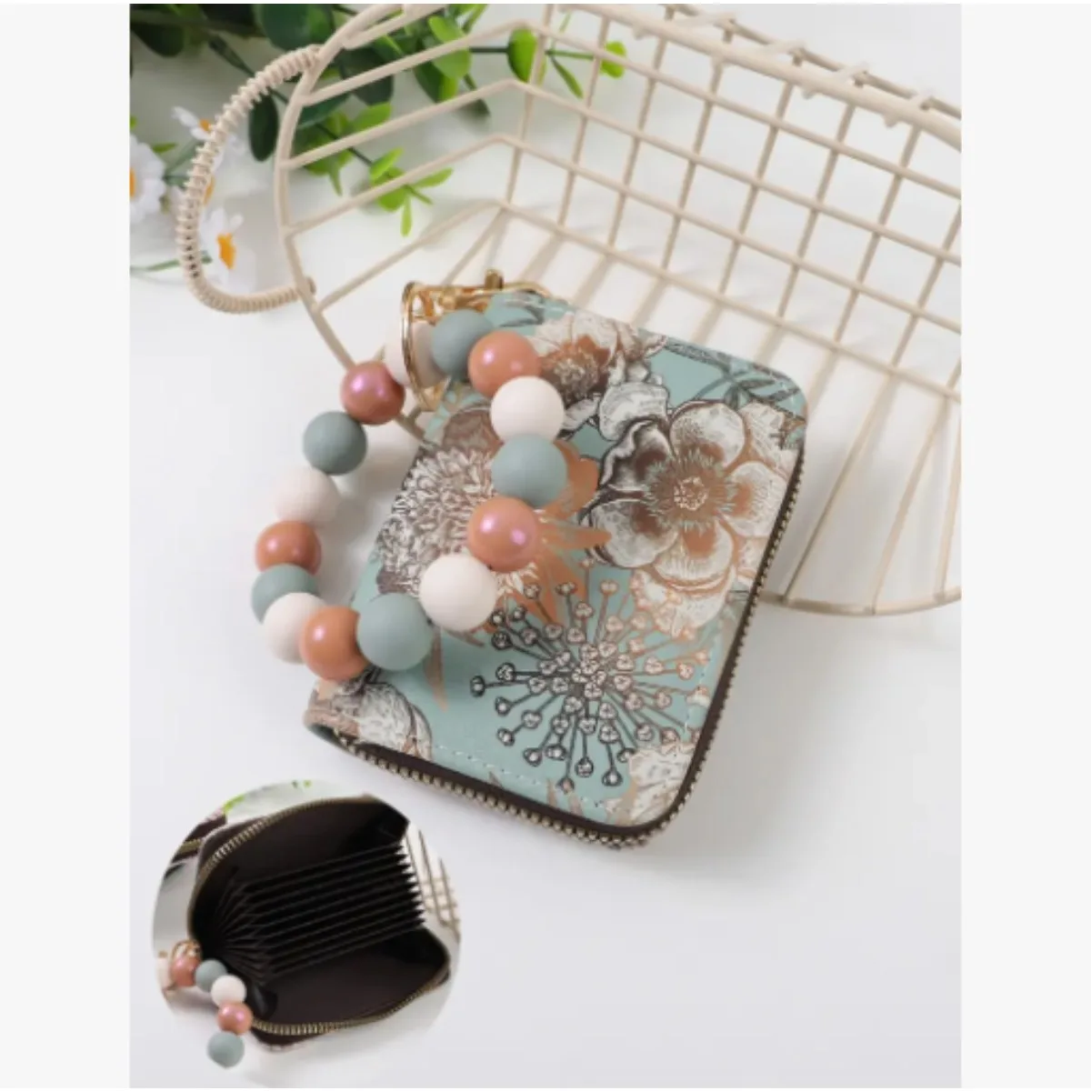 Minimalist Marble Pattern Silicone Beaded Wallet Card Holder, Handmade Fashion Accessory for Women
Minimalist Marble Pattern Silicone Beaded Wallet Card Holder, Handmade Fashion Accessory for Women