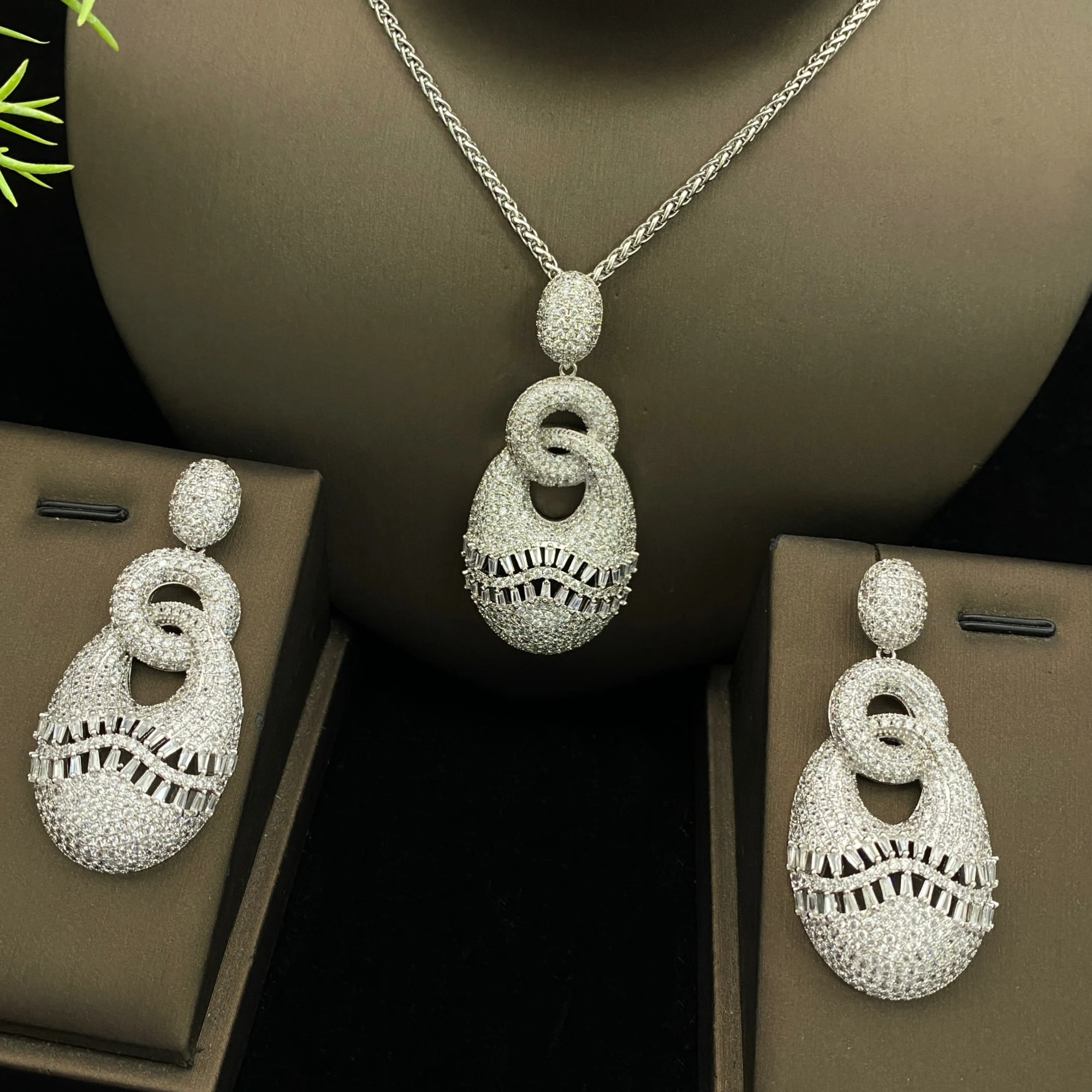 JRH Вневременный комплект ювелирных изделий – серьги-колье с белым цирконием, классический дуэт, элегантный подарок на годовщину женщин, подарок в подарочной упаковке
JRH Вневременный комплект ювелирных изделий – серьги-колье с белым цирконием, классический дуэт, элегантный подарок на годовщину женщин, подарок в подарочной упаковке