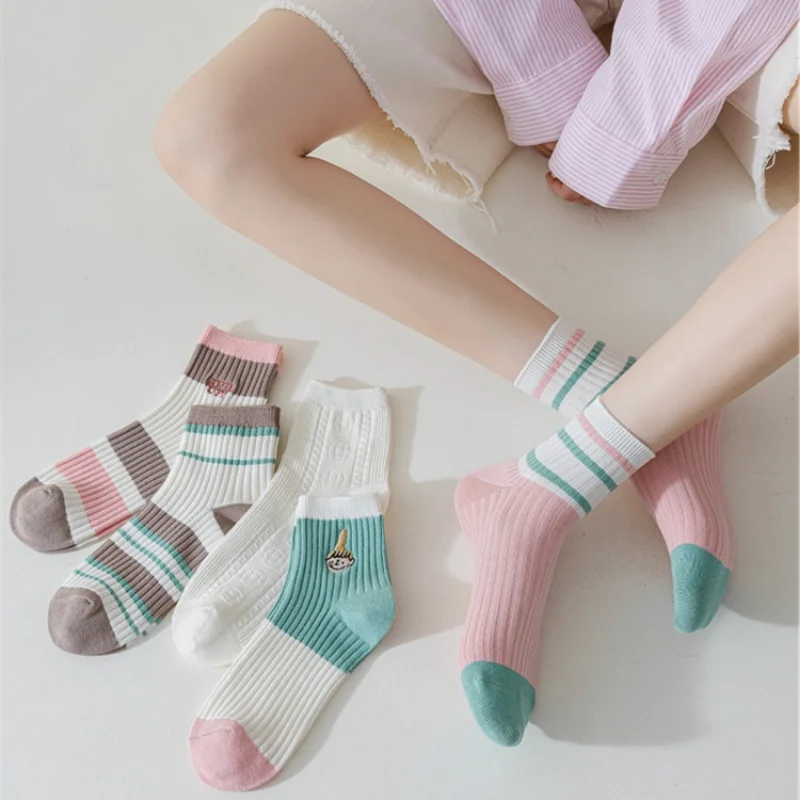 Spring Summer Cotton Fashion School Girl Short Floor Stockings Women Embroidery Japanese Harajuku Kawaii Cute White Sports Socks
Spring Summer Cotton Fashion School Girl Short Floor Stockings Women Embroidery Japanese Harajuku Kawaii Cute White Sports Socks
