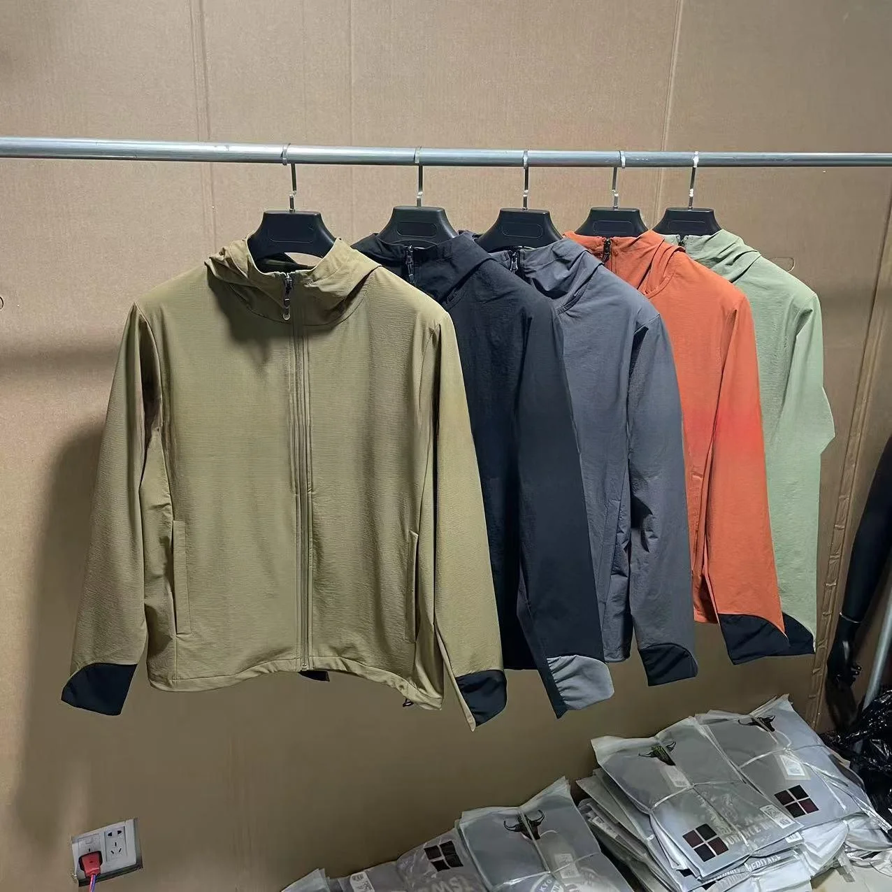 Men's Lightweight Breathable Outdoor Hoodie Jaet Elastic Casual Spor Loose Fit Spring Summer Faion Youth ular
Men's Lightweight Breathable Outdoor Hoodie Jaet Elastic Casual Spor Loose Fit Spring Summer Faion Youth ular