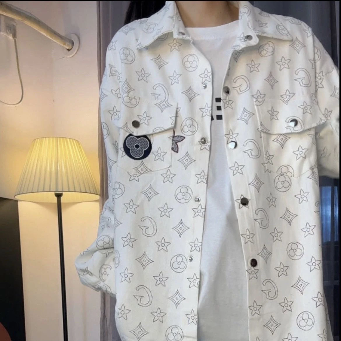 Early Spring Men's Jaet Loose Fit Printed Korean Sle Embroidery Casual irt Workwear Small Jaet for Couples
Early Spring Men's Jaet Loose Fit Printed Korean Sle Embroidery Casual irt Workwear Small Jaet for Couples