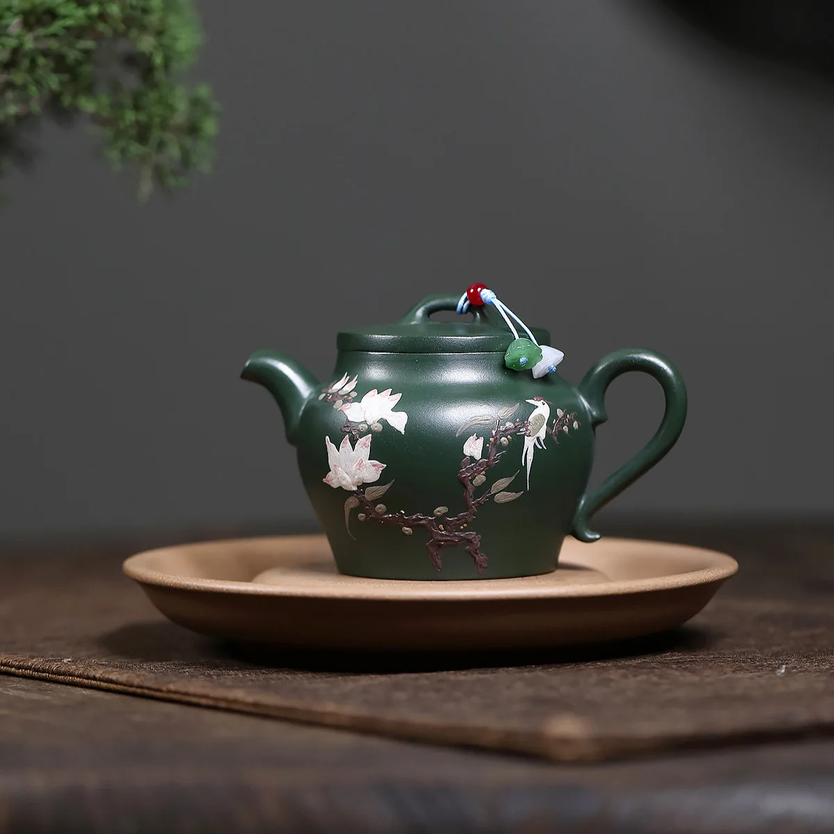 Handmade Yixing Purple Clay Pot Ore Green Famous Modeling Painted Xi Upper Brow Tea Set Teapot Inner Pile Ball Hole 200C
Handmade Yixing Purple Clay Pot Ore Green Famous Modeling Painted Xi Upper Brow Tea Set Teapot Inner Pile Ball Hole 200C