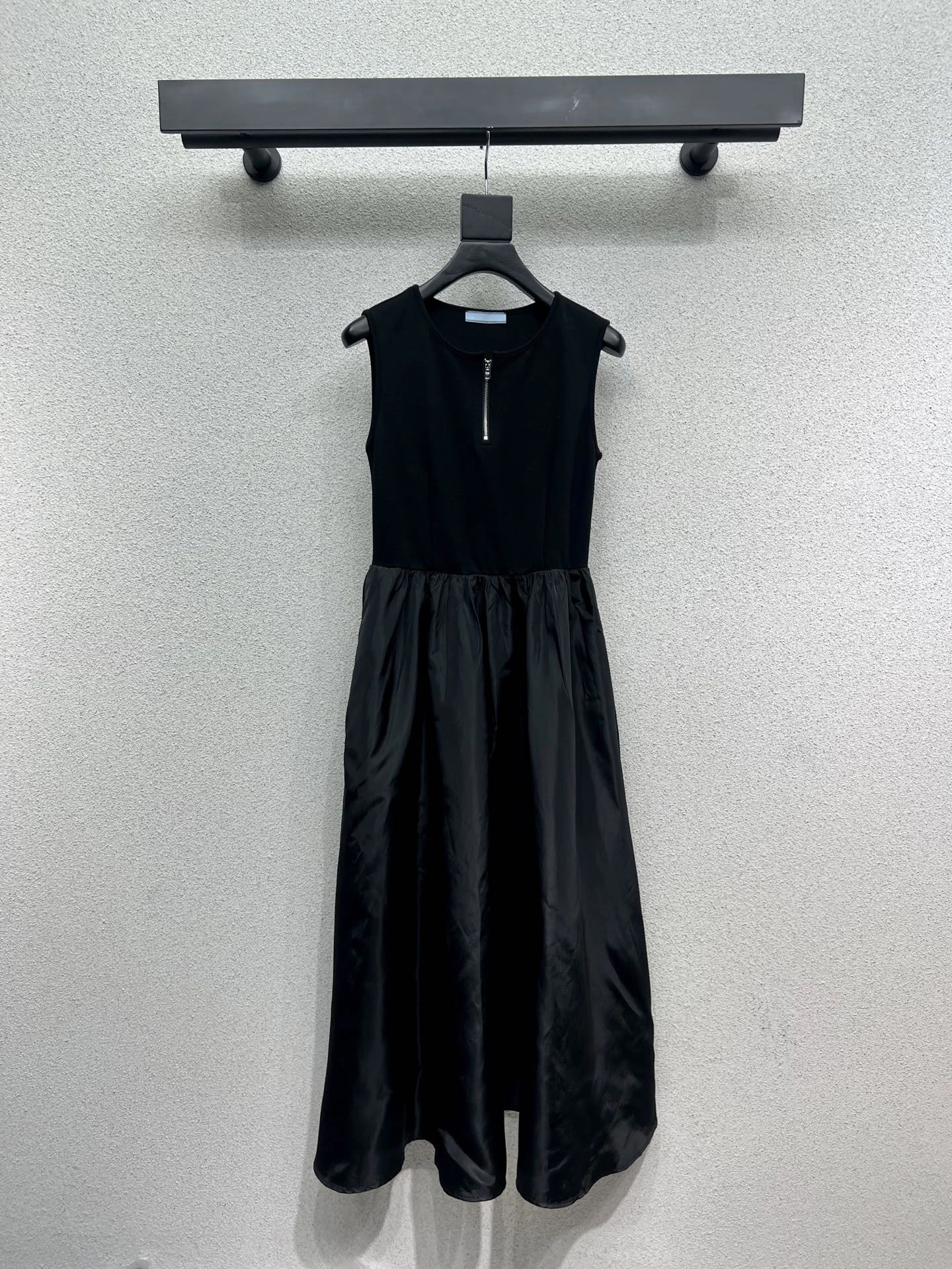 2025 Dresses Summer Women's New Chic Slim Simple Elegant Holiday Dress Street Women's Comfortable Youth Dress
2025 Dresses Summer Women's New Chic Slim Simple Elegant Holiday Dress Street Women's Comfortable Youth Dress