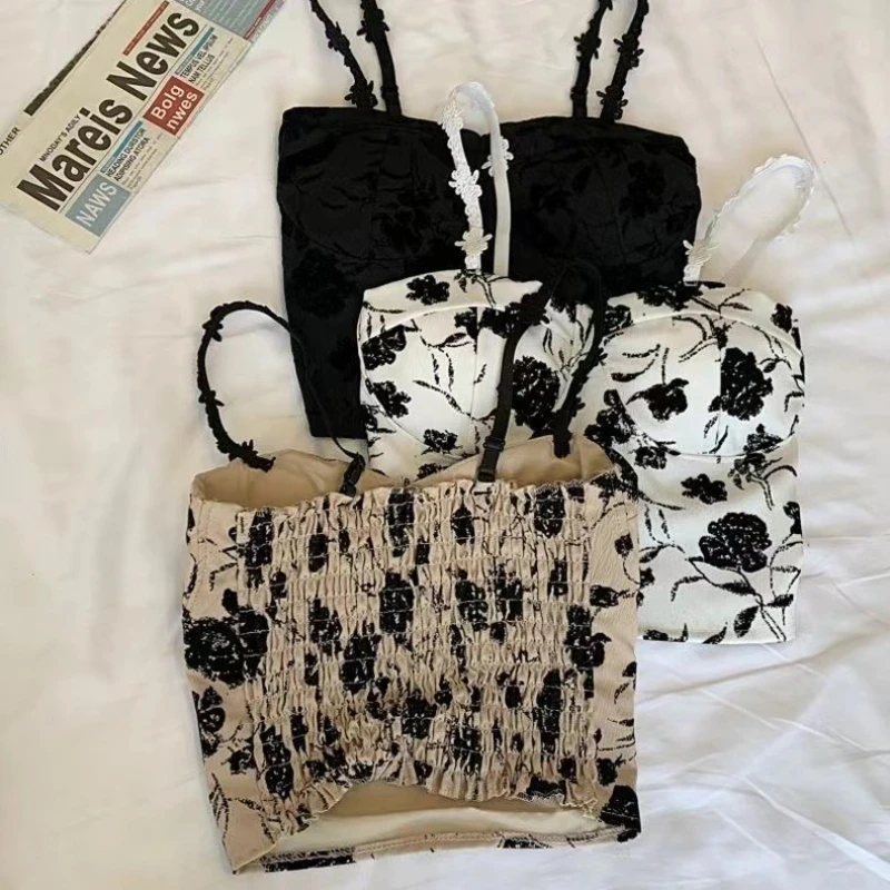 French Chic Design Floral Print Small Breast-wrapped Camisole for Women with Breast Pads for Beautiful Back Топики Женские
French Chic Design Floral Print Small Breast-wrapped Camisole for Women with Breast Pads for Beautiful Back Топики Женские