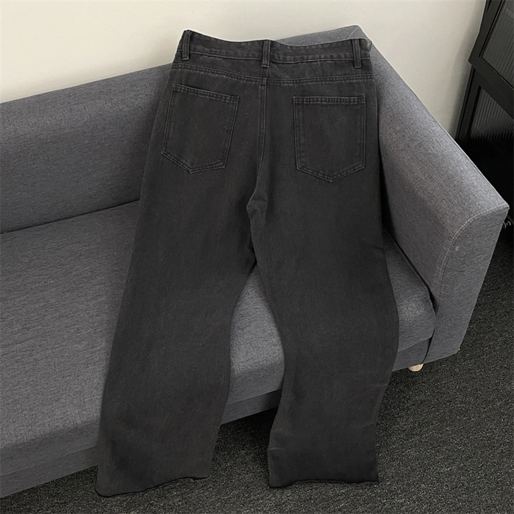 Mens Trendy Jeans with Pockets Casual Loose Fit Style for All Seasons Featuring Eye Catching Contrasting Colors
Mens Trendy Jeans with Pockets Casual Loose Fit Style for All Seasons Featuring Eye Catching Contrasting Colors