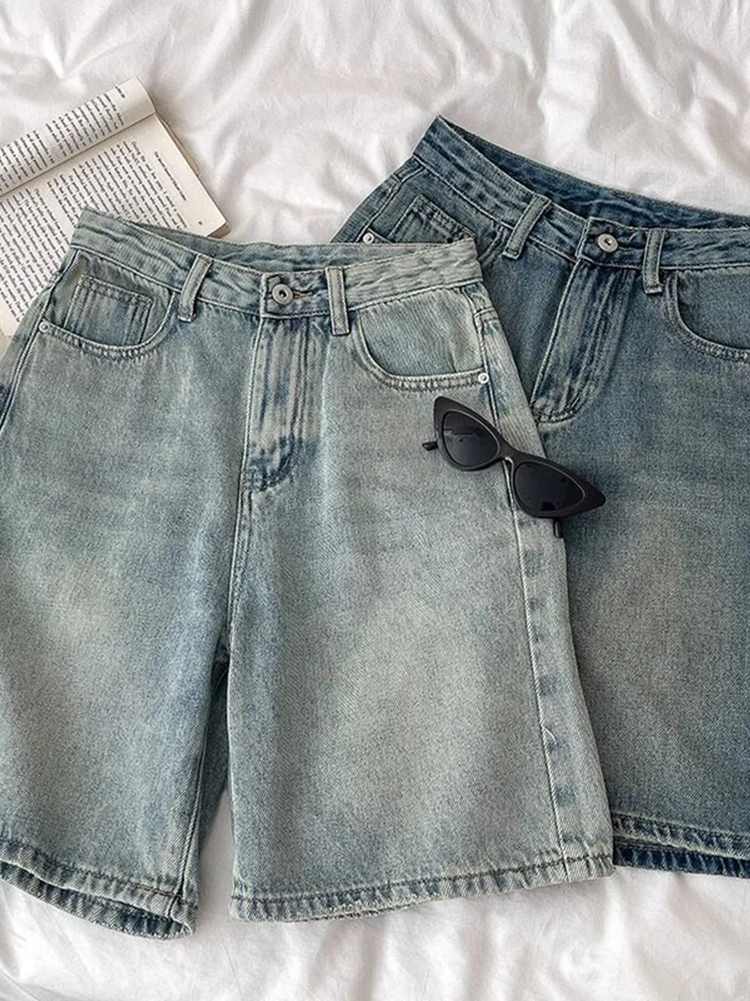 plus Size Vintage Blue Straight Leg Denim Shorts Women Summer New Loose Casual Wide Leg Five-Quarter Pants High Waist
plus Size Vintage Blue Straight Leg Denim Shorts Women Summer New Loose Casual Wide Leg Five-Quarter Pants High Waist