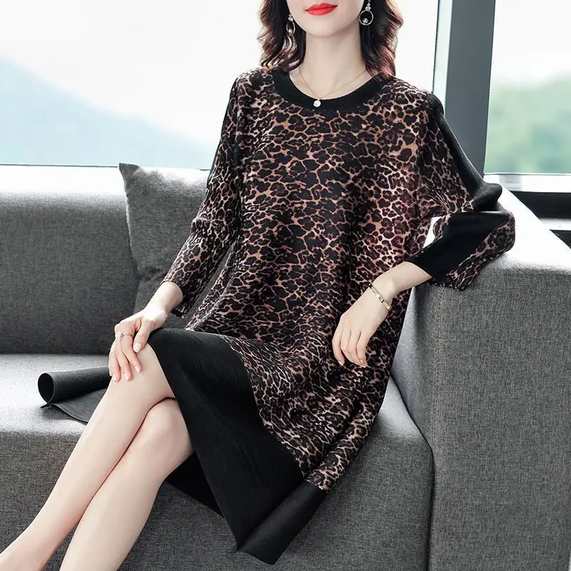 Fashionable and Elegant New Leopard Pattern Mid length Dress Pleated Dress vintage dress LOOSE
Fashionable and Elegant New Leopard Pattern Mid length Dress Pleated Dress vintage dress LOOSE