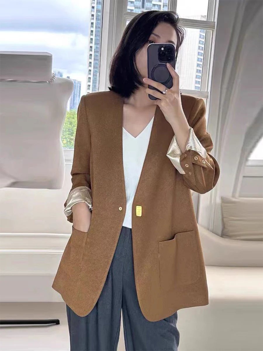 Retro Khaki V-neck Suit Jacket Women's Casual Fashion Spring New Style High-End Feelings Commute Simple Long Sleeve Coat
Retro Khaki V-neck Suit Jacket Women's Casual Fashion Spring New Style High-End Feelings Commute Simple Long Sleeve Coat