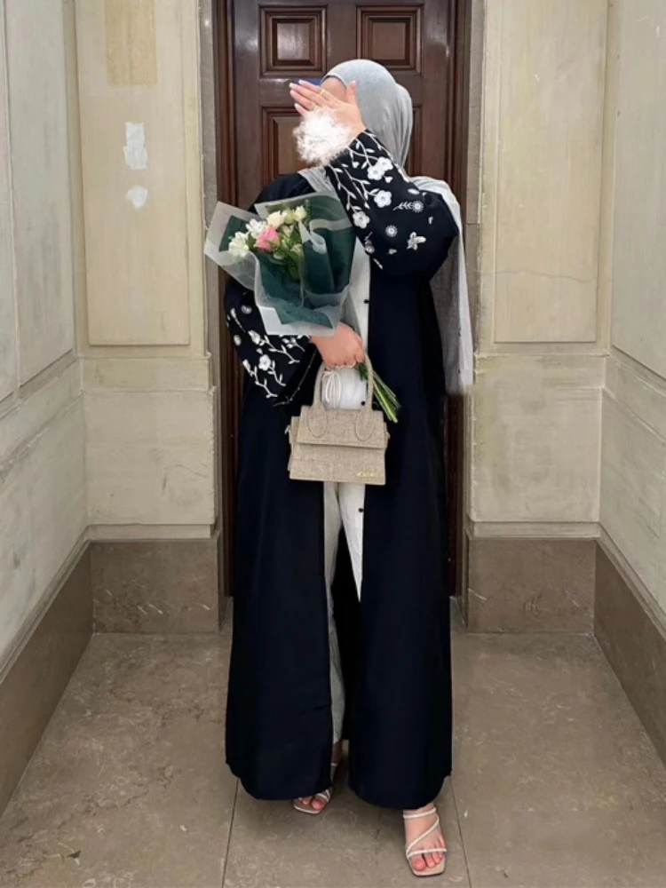 Open Abaya Dubai Kimono Cardigan Muslim Embroidery Sleeves Batwing Abayas for Women Eid Islamic Clothes Turkey Kaftan Hijab Robe
Open Abaya Dubai Kimono Cardigan Muslim Embroidery Sleeves Batwing Abayas for Women Eid Islamic Clothes Turkey Kaftan Hijab Robe