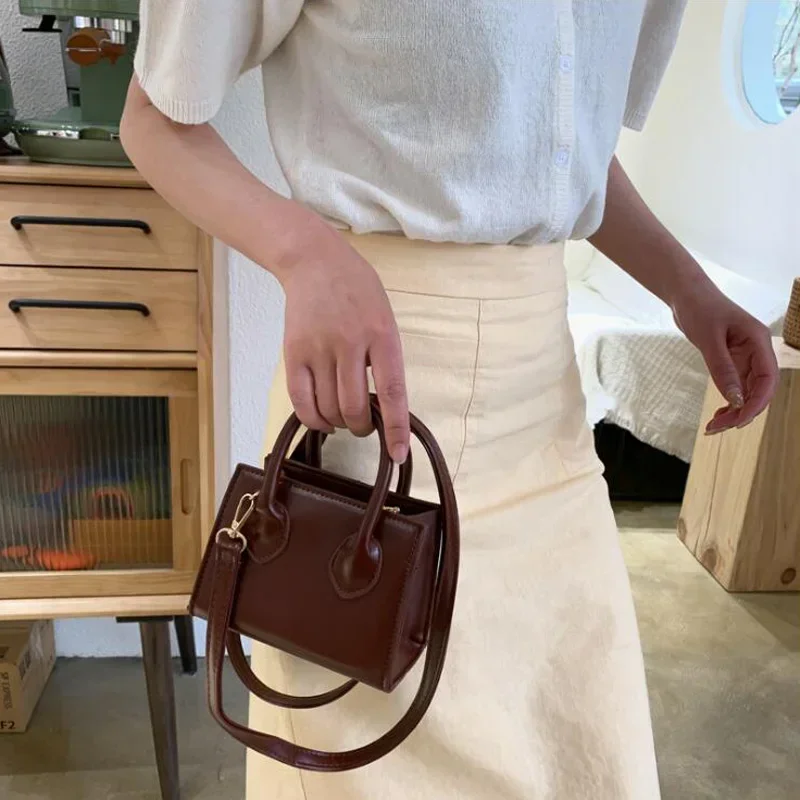 Hot Sale Women's Crossbody Bag - Mini Flap Shoulder Purse, Designer Small Tote & Coin Handbag
Hot Sale Women's Crossbody Bag - Mini Flap Shoulder Purse, Designer Small Tote & Coin Handbag