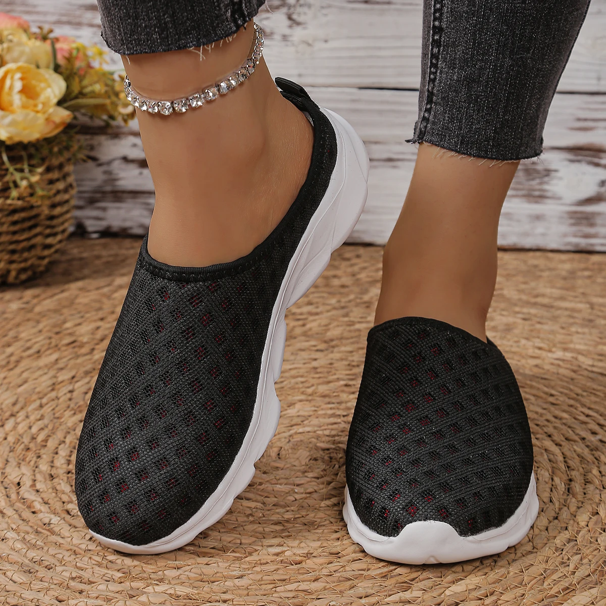 Womens Summer Slippers Comfortable Breathable Outdoor Indoor Sandals for Women
Womens Summer Slippers Comfortable Breathable Outdoor Indoor Sandals for Women