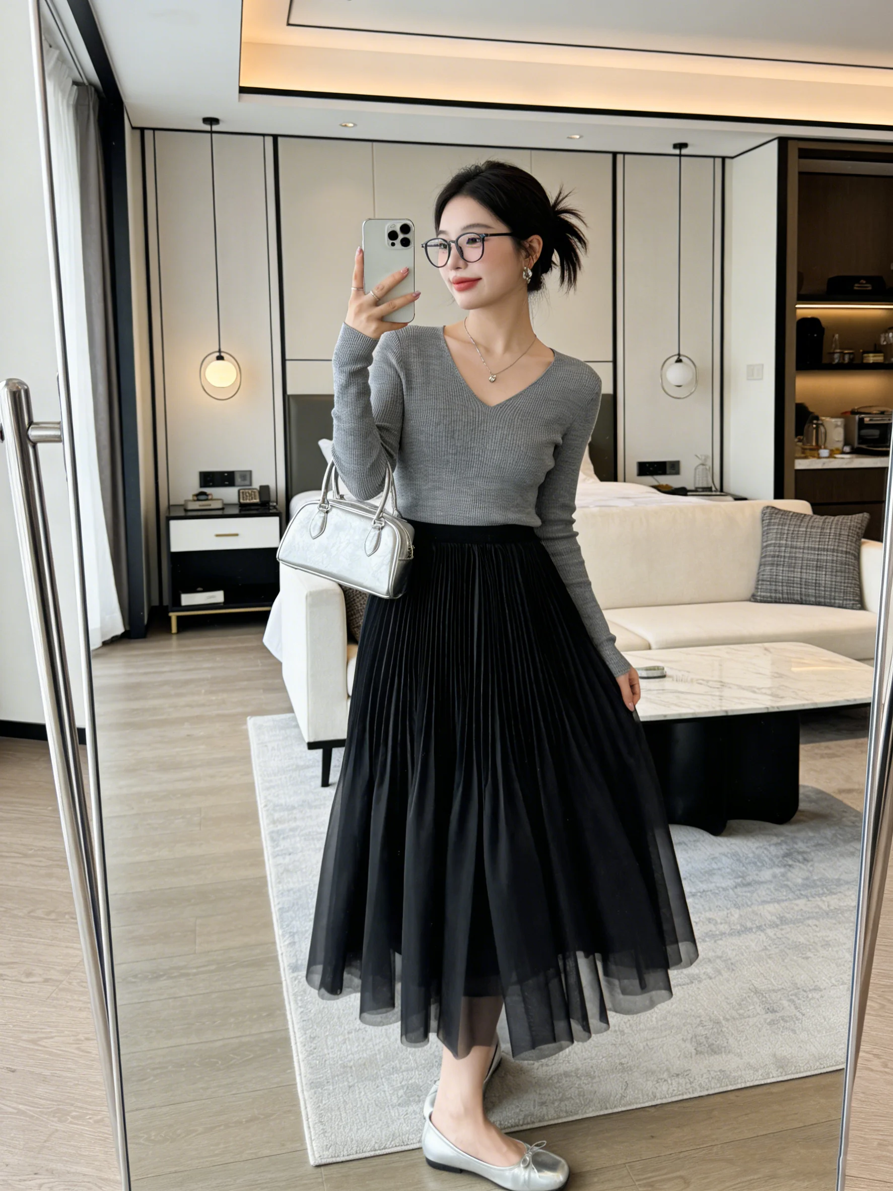High Waist Korean Style Pleated A-Line Skirt Women's Breathable Skin-Friendly Casual Daily Wear Black Half-length Skirt
High Waist Korean Style Pleated A-Line Skirt Women's Breathable Skin-Friendly Casual Daily Wear Black Half-length Skirt