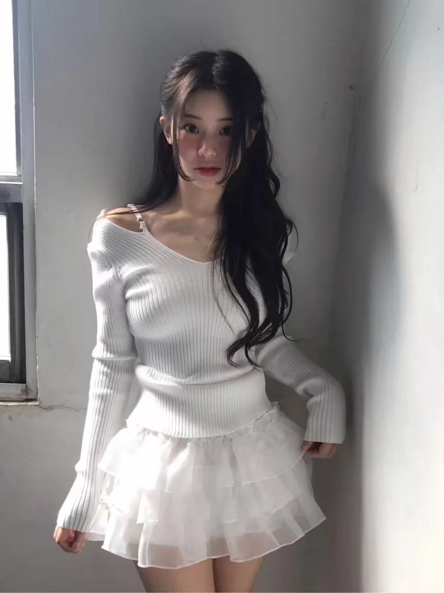 Unique SEI Korean Style Pure Desire Sweet V-neck Slim Fit Shoulder-baring Long Sleeve Knitwear Top Fashionable Versatile
Unique SEI Korean Style Pure Desire Sweet V-neck Slim Fit Shoulder-baring Long Sleeve Knitwear Top Fashionable Versatile