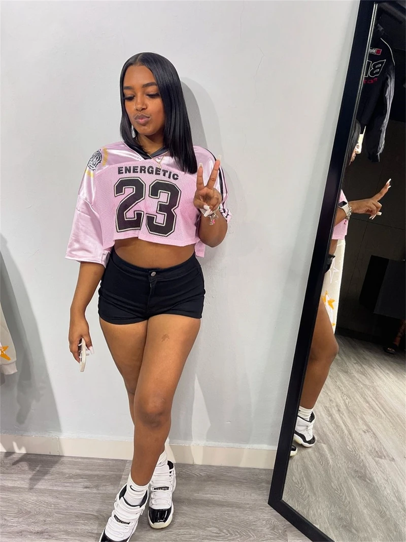 Stylish Lady Letter Printed Hip Hop T Shirts 2025 Summer Women Short Sleeve V Neck Casual Loose Street Crop Tops Tees
Stylish Lady Letter Printed Hip Hop T Shirts 2025 Summer Women Short Sleeve V Neck Casual Loose Street Crop Tops Tees