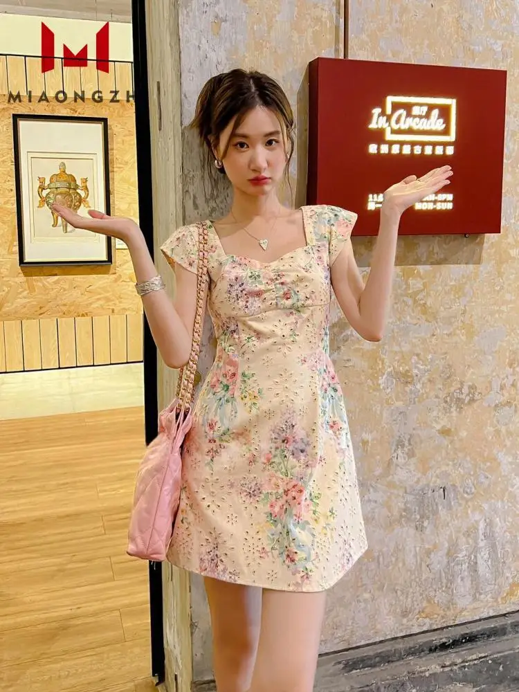 Vintage Hollow Out Embroidery Floral Dress For Women Square Collar Short Sleeve Slimming Summer New Holiday Mini Party Dresses
Vintage Hollow Out Embroidery Floral Dress For Women Square Collar Short Sleeve Slimming Summer New Holiday Mini Party Dresses