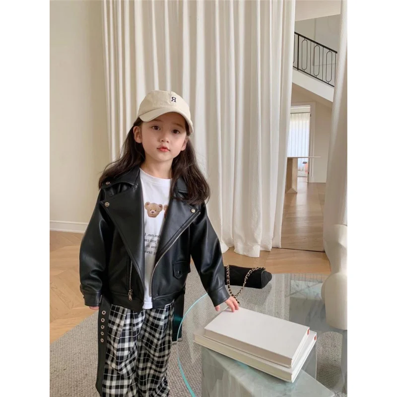 Girls' Leather Jacket2025Autumn Winter New Children's Baby Motorcycle Jacket with Fleece Lining and Thickened Jacket Top
Girls' Leather Jacket2025Autumn Winter New Children's Baby Motorcycle Jacket with Fleece Lining and Thickened Jacket Top