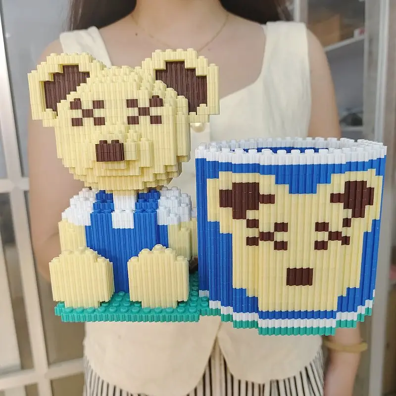 Cute Teddy Bear Building Blocks Set Pen Holder DIY Assembly Toys Office Supplies Home Desktop Decorations Surprise Festival Gift
Cute Teddy Bear Building Blocks Set Pen Holder DIY Assembly Toys Office Supplies Home Desktop Decorations Surprise Festival Gift