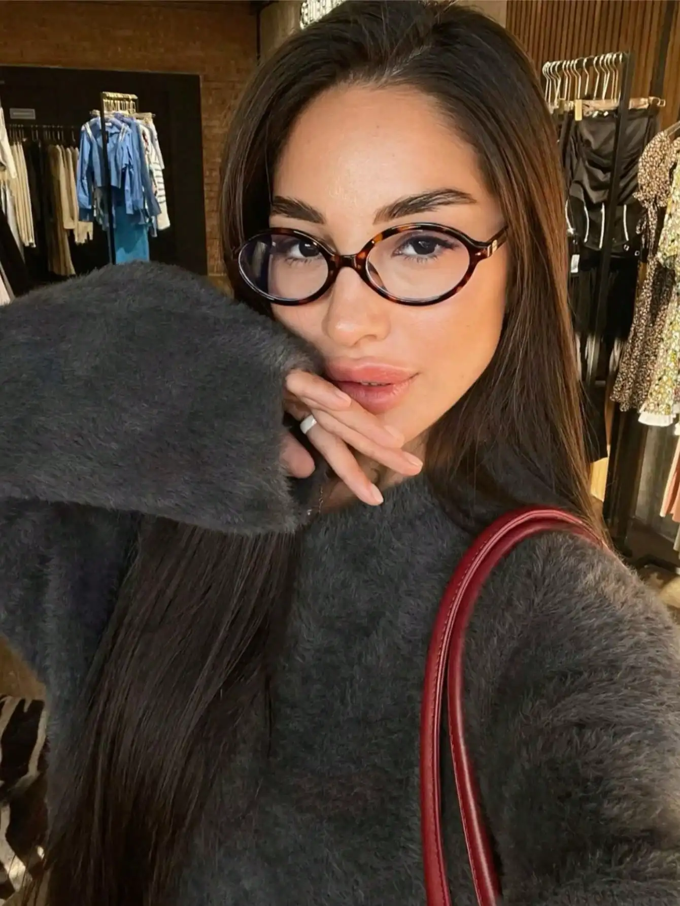 Oval Retro Clear Lens Fashion Eyeglasses for Women, Lightweight Stylish Frame
Oval Retro Clear Lens Fashion Eyeglasses for Women, Lightweight Stylish Frame