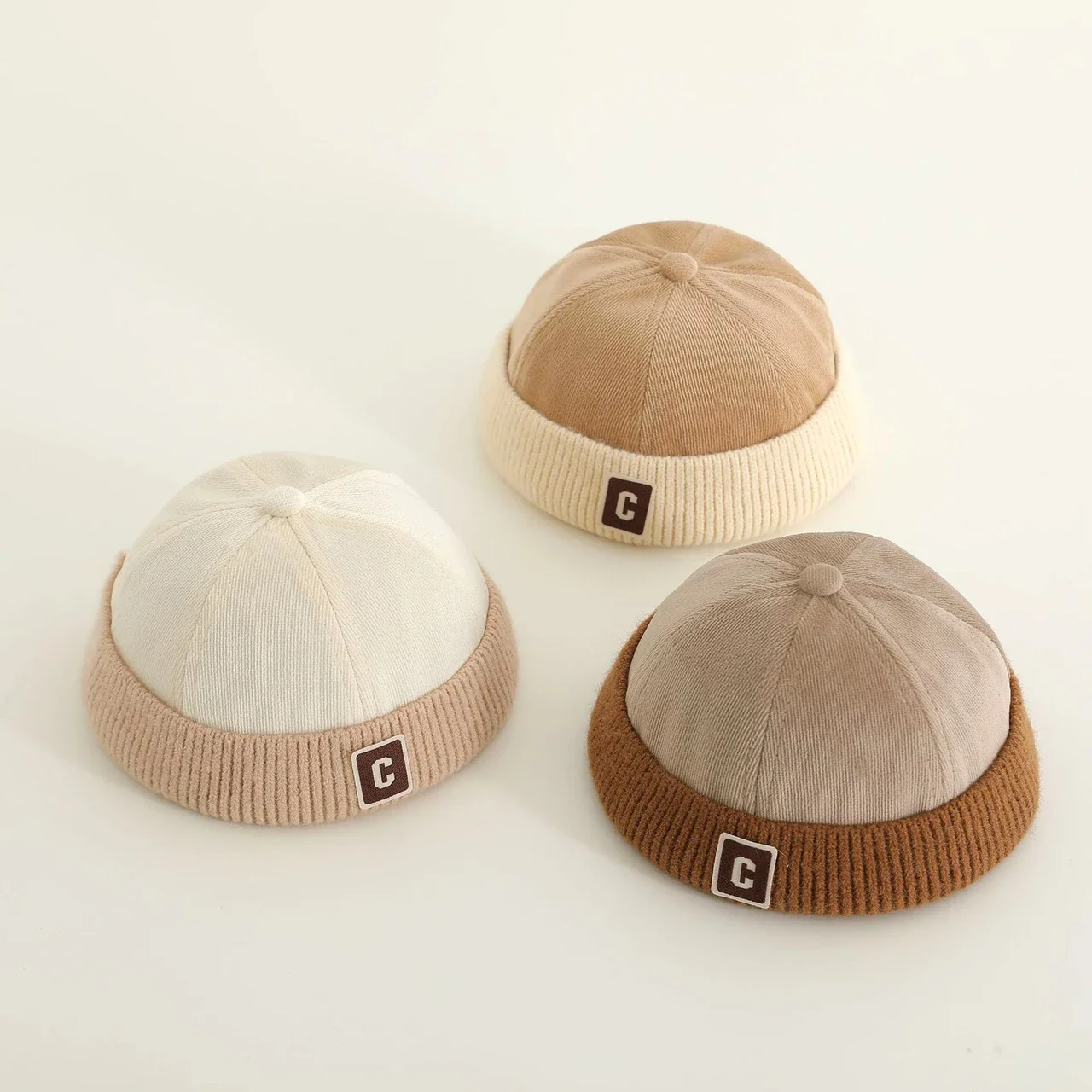 Vintage Letter Baby Brimless Hat Autumn Winter Corduroy Docker Cap Adjustable Drawstring Kids Melon Landlord Hats
Vintage Letter Baby Brimless Hat Autumn Winter Corduroy Docker Cap Adjustable Drawstring Kids Melon Landlord Hats