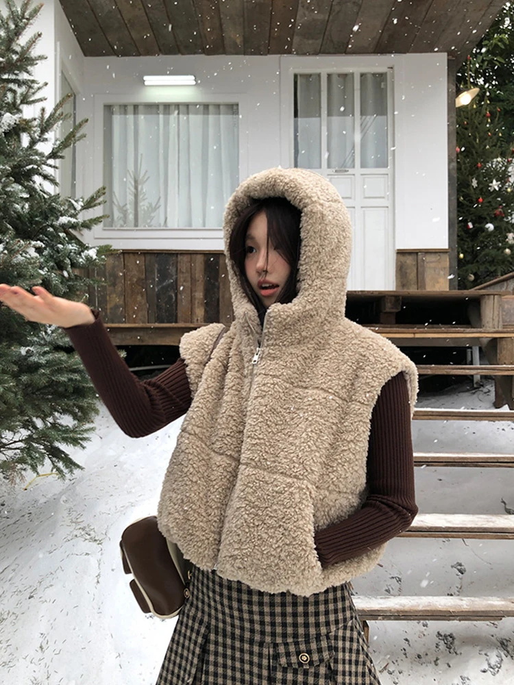 Американский ретро-жилет с капюшоном и мехом для женщин, осенне-зимний, из натуральной кожи, многослойный, из полиэфирного волокна, приталенный крой
Американский ретро-жилет с капюшоном и мехом для женщин, осенне-зимний, из натуральной кожи, многослойный, из полиэфирного волокна, приталенный крой