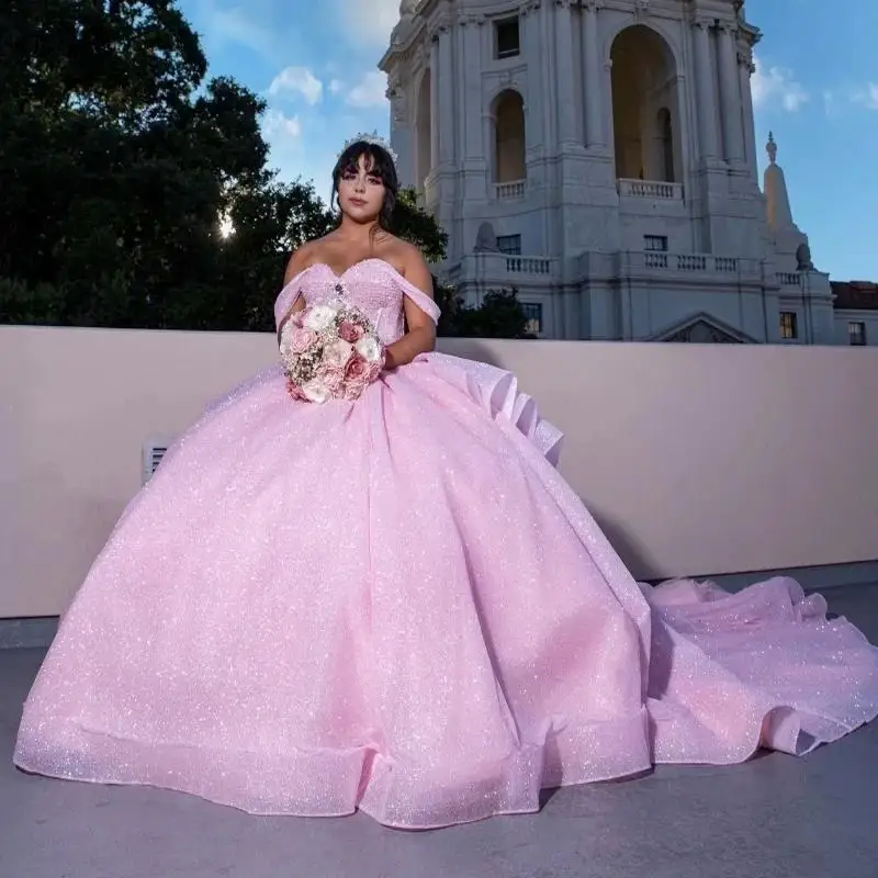 Mexican Pink Shiny Sweetheart Quinceanera Dresses Beads Crystal Birthday Princess Formal Ball Gowns Vestidos XV Años
Mexican Pink Shiny Sweetheart Quinceanera Dresses Beads Crystal Birthday Princess Formal Ball Gowns Vestidos XV Años