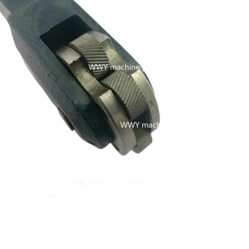 Подходит для 6-колесного токарного станка, держатель прокатного станка, прокатный резак 0,8/1,2/1,6, внешний диаметр колеса, 19 сеток, детали токарного станка
Подходит для 6-колесного токарного станка, держатель прокатного станка, прокатный резак 0,8/1,2/1,6, внешний диаметр колеса, 19 сеток, детали токарного станка