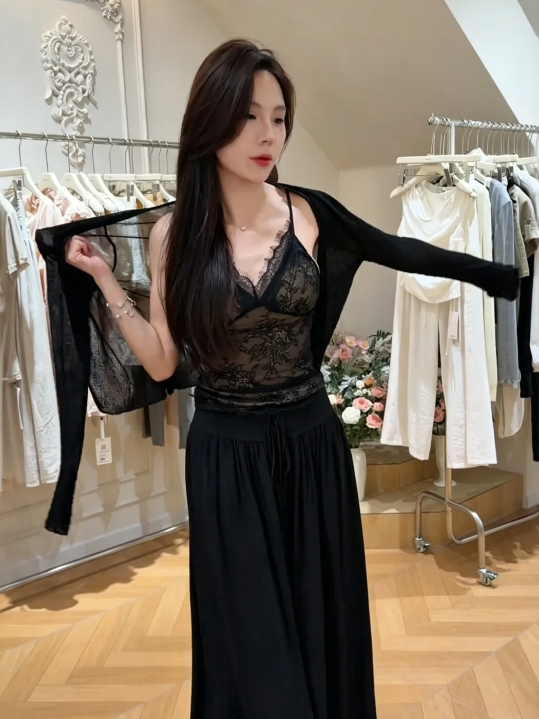 Summer Pure Desire Sexy V-neck Lace Strap Vest Long Sleeve Short Style Sun Protection Open Cardigan Two-piece Set Women
Summer Pure Desire Sexy V-neck Lace Strap Vest Long Sleeve Short Style Sun Protection Open Cardigan Two-piece Set Women