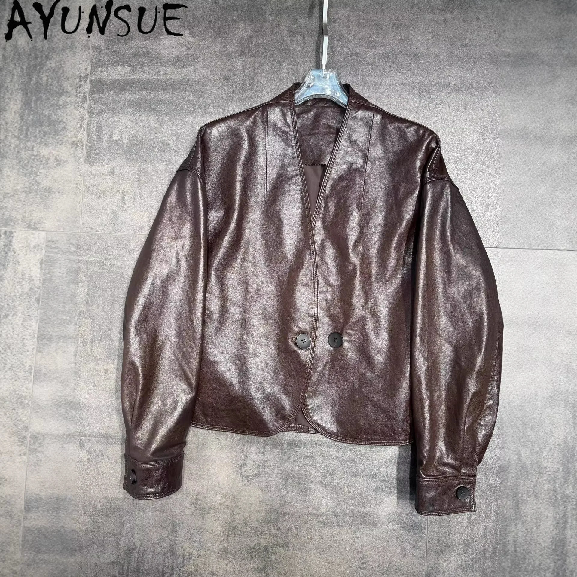 AYUNSUE Real Leather Jacket Woman Clothing Genuine Sheepskin Short Coats Spring Autumn Coat Women Fashion V-neck Casaco Feminino
AYUNSUE Real Leather Jacket Woman Clothing Genuine Sheepskin Short Coats Spring Autumn Coat Women Fashion V-neck Casaco Feminino