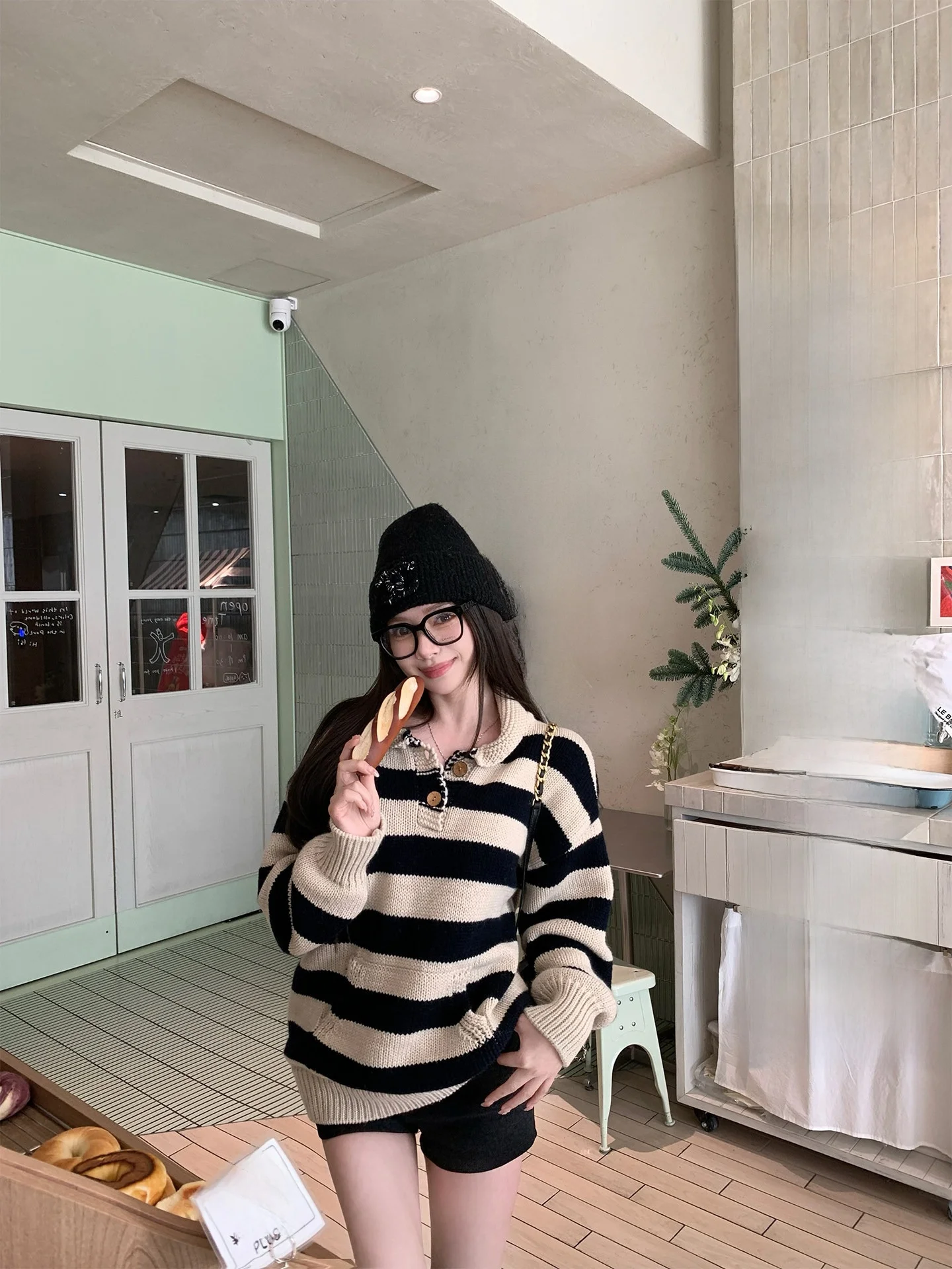 Женский свитер Chen Jin Oreo в корейском стиле, с крупной вязкой, в стиле колледж, с цветными полосками на воротнике, модный топ
Женский свитер Chen Jin Oreo в корейском стиле, с крупной вязкой, в стиле колледж, с цветными полосками на воротнике, модный топ