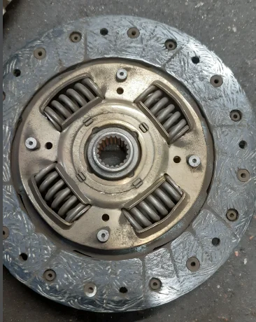 The clutch disc for automotive parts is suitable for the clutch of Dongfeng 580 with a 1.8 engine.
The clutch disc for automotive parts is suitable for the clutch of Dongfeng 580 with a 1.8 engine.