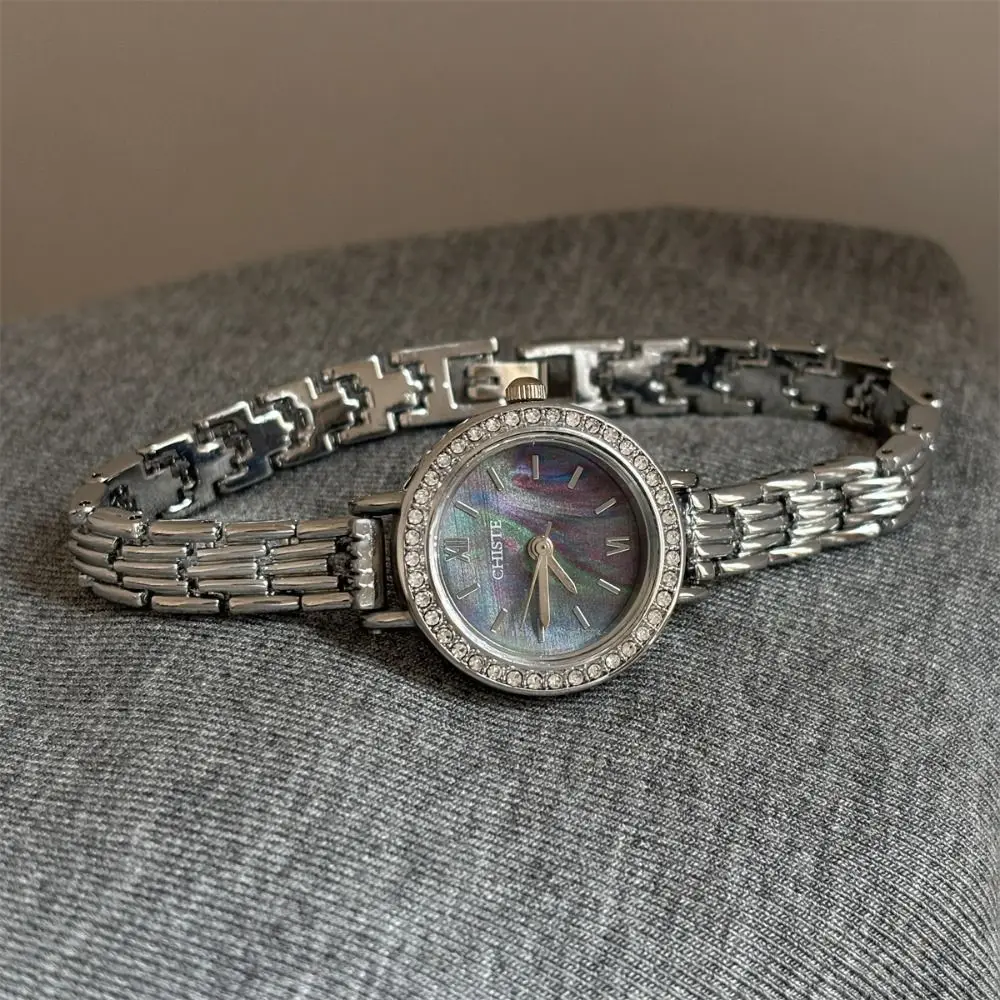 Fashion Round Dial Bracelet Watch Diamond Inlaid Bracelet Strap Quartz Watch Elegant Gift Ladies Watch For Women
Fashion Round Dial Bracelet Watch Diamond Inlaid Bracelet Strap Quartz Watch Elegant Gift Ladies Watch For Women