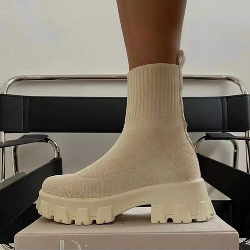 New Autumn Winter New Couple Socks Shoes Women Thick-soled Casual Large Size Net Red Knitted Short Boots Women Botas De Mujer
New Autumn Winter New Couple Socks Shoes Women Thick-soled Casual Large Size Net Red Knitted Short Boots Women Botas De Mujer