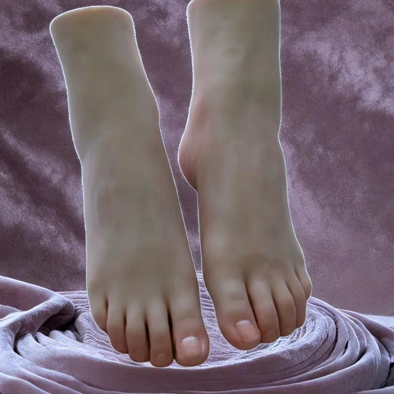 Silicone simulation female foot model Foot Fetish slender beauty foot shooting silk sock display prop
Silicone simulation female foot model Foot Fetish slender beauty foot shooting silk sock display prop
