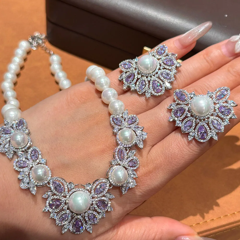 Korean Fashion Temperament Light Luxury Long Zircon Exquisite Elegant Earrings
Korean Fashion Temperament Light Luxury Long Zircon Exquisite Elegant Earrings