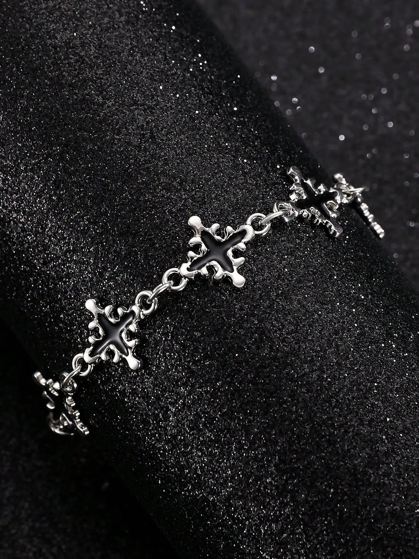 1pc Dark Punk Gothic Vintage Rose Flower Men Bracelet, New Fashion High Quality Versatile Birthday/Engagement Gift, Suitable For Daily Wear
1pc Dark Punk Gothic Vintage Rose Flower Men Bracelet, New Fashion High Quality Versatile Birthday/Engagement Gift, Suitable For Daily Wear