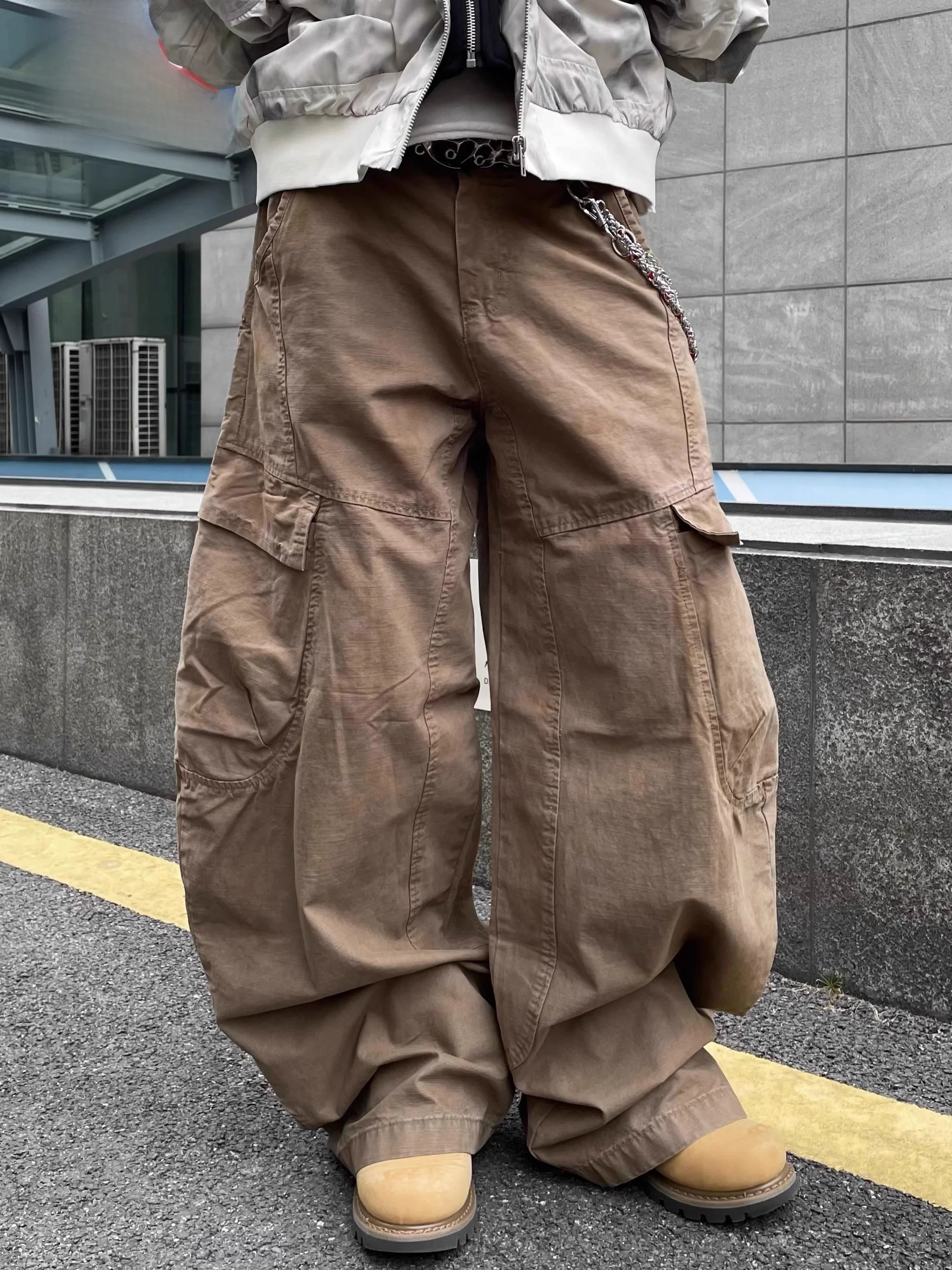 Ретро-джинсы в американском стиле с эффектом потертости, широкие брюки-карго для мужчин, свободные повседневные брюки, женские повседневные брюки, джинсы с эффектом складок и свободного кроя
Ретро-джинсы в американском стиле с эффектом потертости, широкие брюки-карго для мужчин, свободные повседневные брюки, женские повседневные брюки, джинсы с эффектом складок и свободного кроя