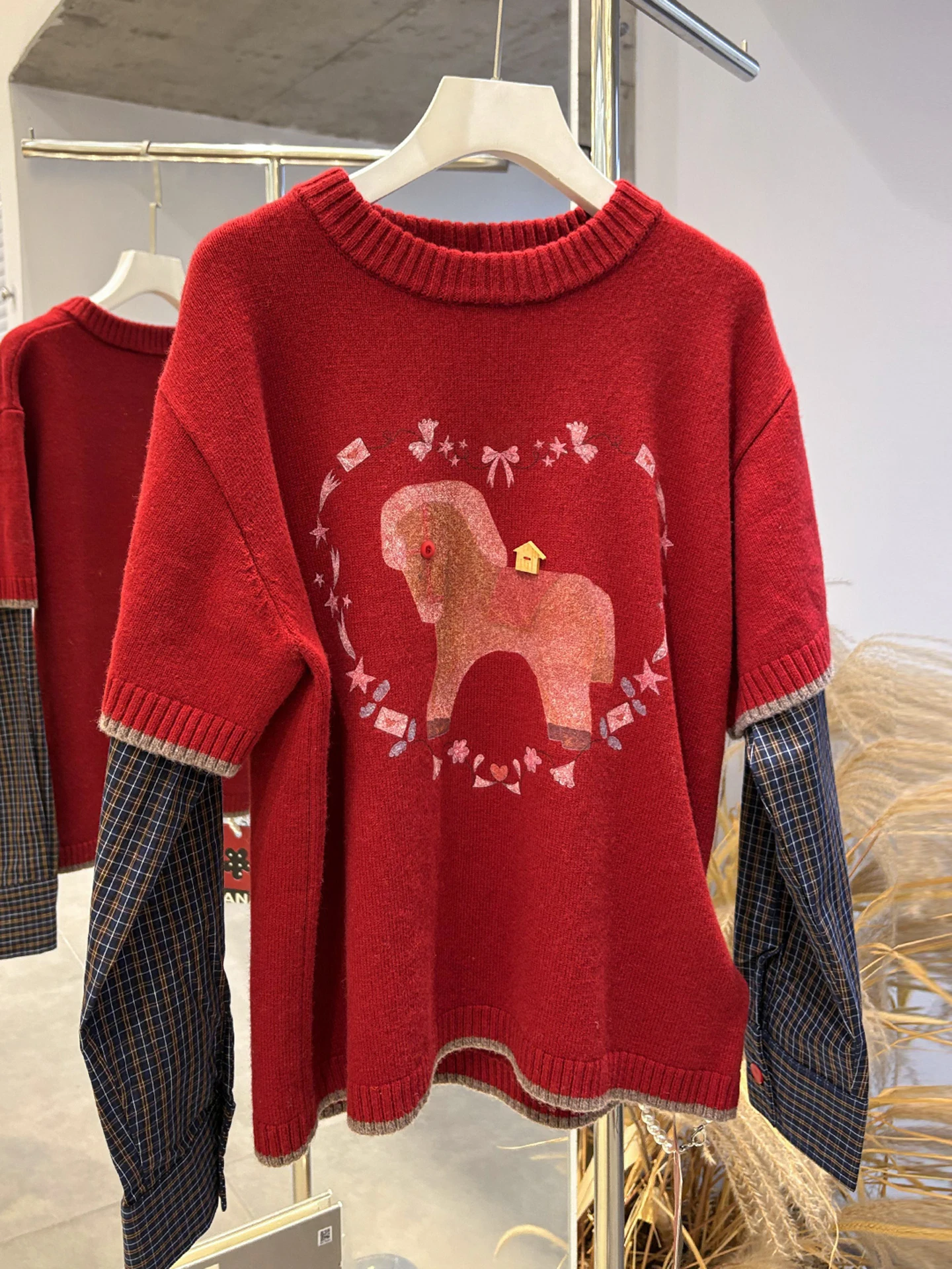 Премиум-свитер весенний вязаный, имитация двойки, с вышивкой, комфортный, мягкий, средней толщины, с длинными рукавами, круглый вырез, женский.
Премиум-свитер весенний вязаный, имитация двойки, с вышивкой, комфортный, мягкий, средней толщины, с длинными рукавами, круглый вырез, женский.