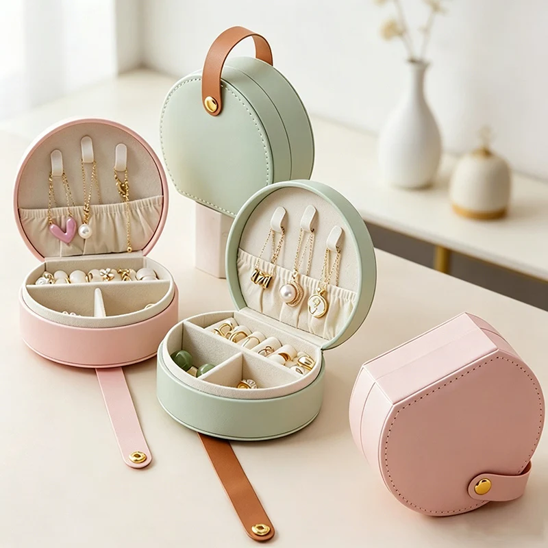 Semicircular Portable Jewelry Box - Storage Case for Necklaces, Rings & Earrings, Bridesmaid Personalized Gift
Semicircular Portable Jewelry Box - Storage Case for Necklaces, Rings & Earrings, Bridesmaid Personalized Gift
