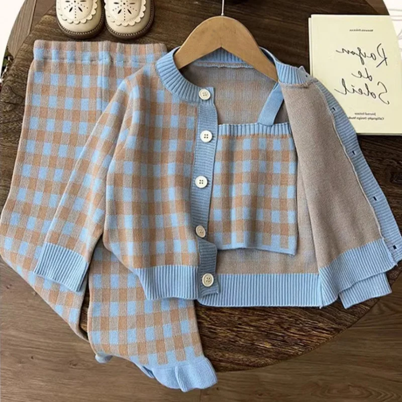 Children's Clothing Autumn and Winter Fashionable New Girls' Retro Graceful and Fashionable Solid Color Knitted Sweater Knitted
Children's Clothing Autumn and Winter Fashionable New Girls' Retro Graceful and Fashionable Solid Color Knitted Sweater Knitted